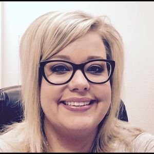 Meet your Posher, Leslie